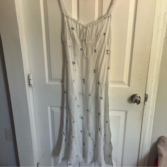 Vintage Y2K Victoria's Secret White Embroidered Floral Midi Maxi Dress size M - Picture 2 of 11